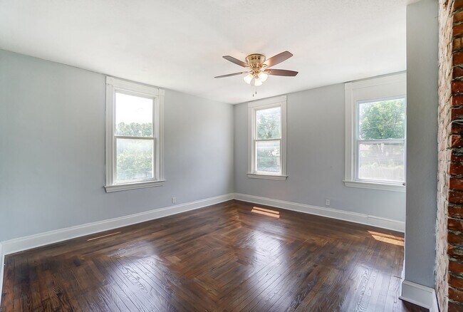 Building Photo - Spacious Four Bedroom in Cincinnati!