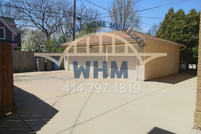 Building Photo - 5139 N Cumberland Blvd