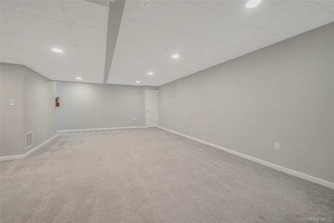 Building Photo - 23 Terrace Ln