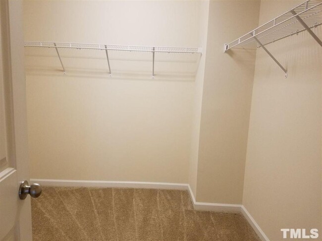 Building Photo - 409 Chanson Dr