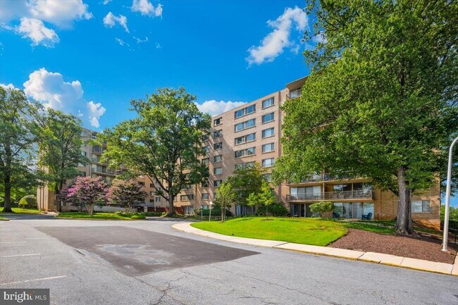 Building Photo - 4410 Oglethorpe St