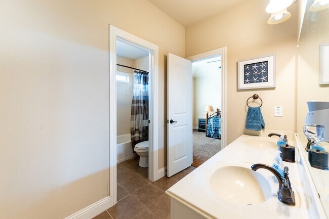 Building Photo - 939 Windham Dr