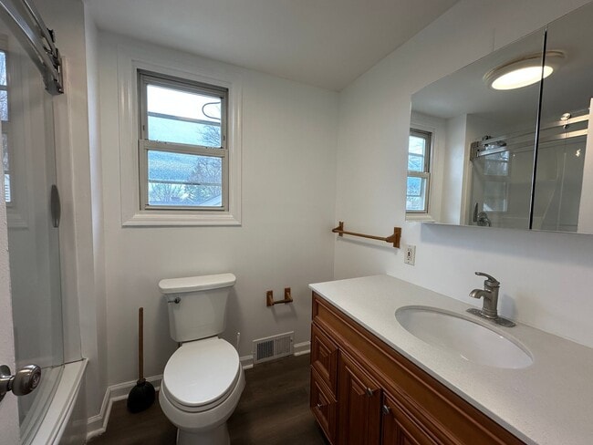 Building Photo - 25 Garden St