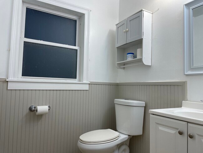 Building Photo - 12 Boimare Ave