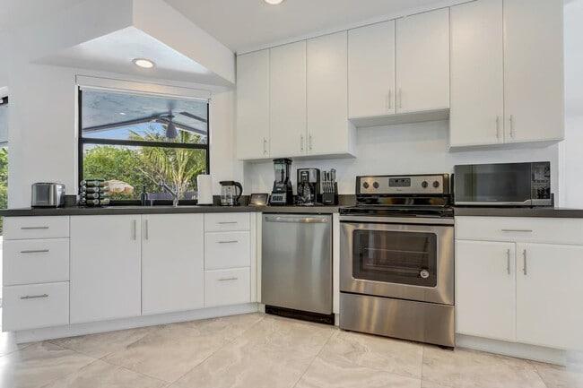 Building Photo - 2325 NE 195th St