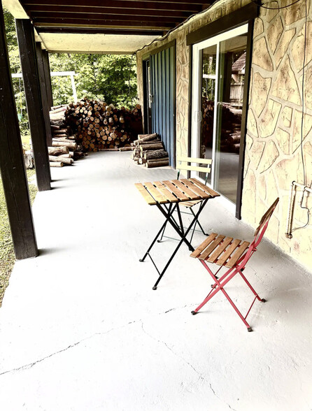 lower deck covered - 3724 Warden Branch Ln