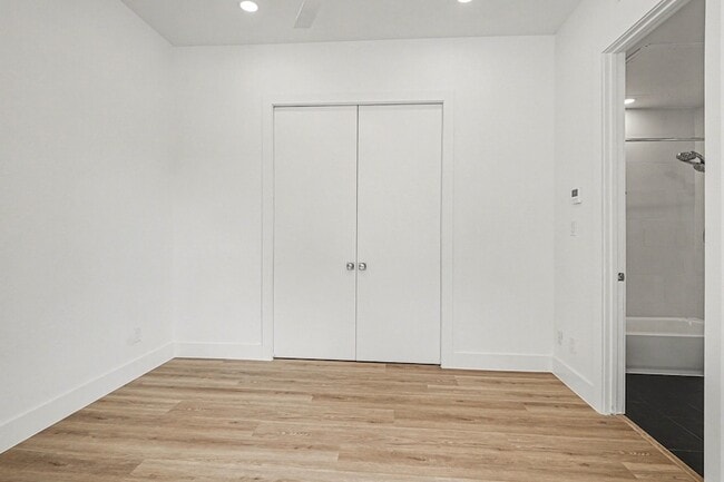 Building Photo - 2217 N Fitzhugh Ave