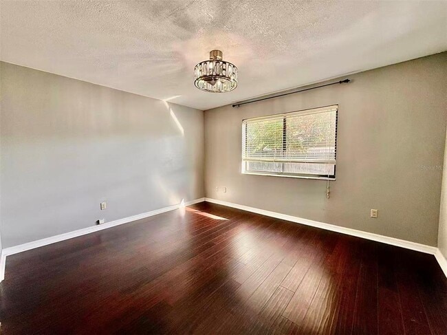 Building Photo - 1020 Black Willow Dr