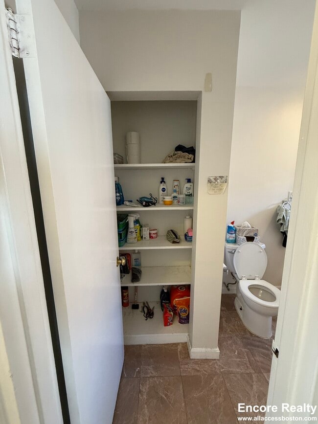 Building Photo - 69 Chiswick Rd