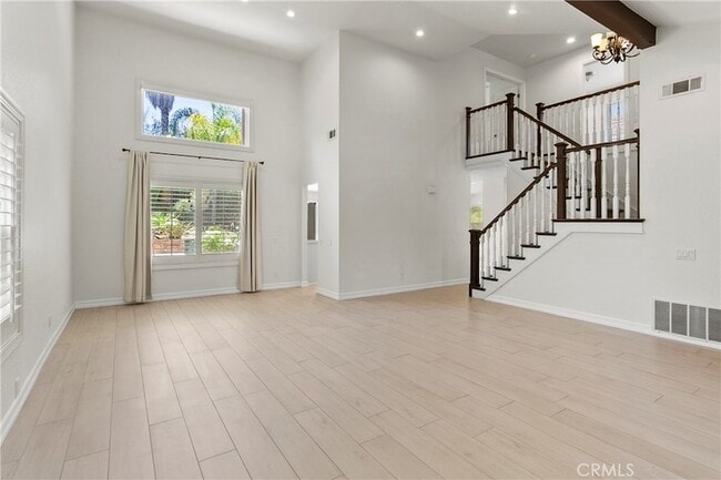 Building Photo - 28501 El Sur