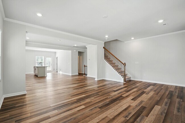 Building Photo - GREAT END UNIT IN CARY! Come see it today!