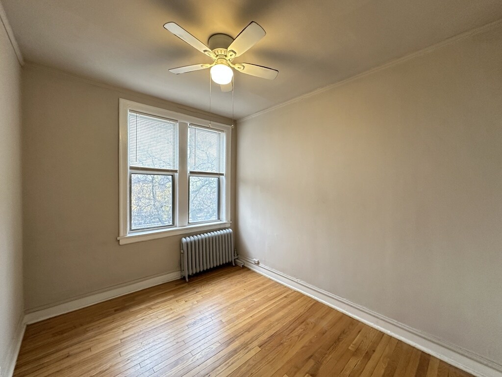 Building Photo - 1371 W Estes Ave