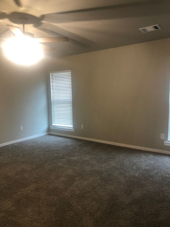 Building Photo - Brand New Home in Hertiage Hills 3/2/2