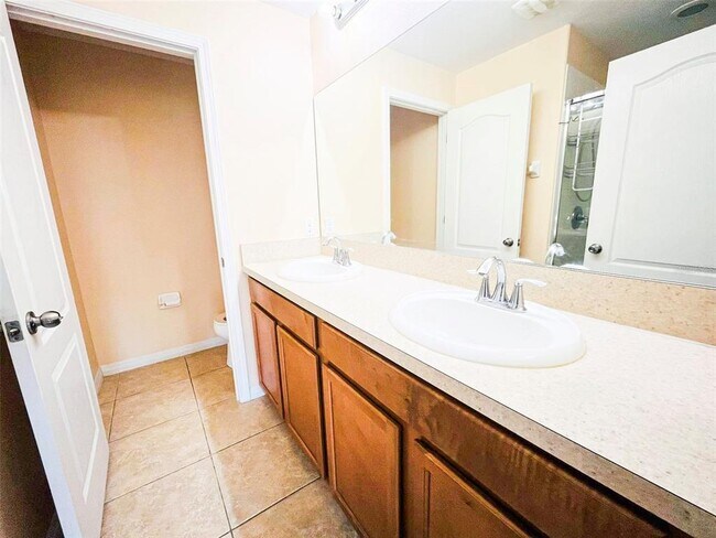Building Photo - 4027 Winding Vine Dr