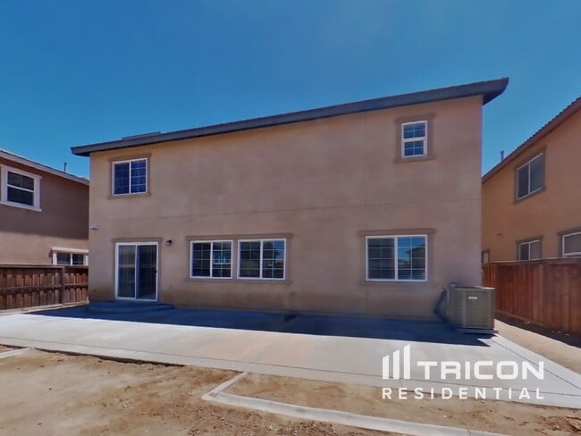 Building Photo - 13052 Cerritos Ct