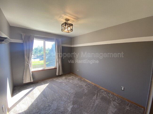 Building Photo - 13052 Grape Ct