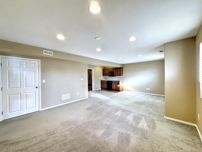 Building Photo - 236 Oxbow Dr