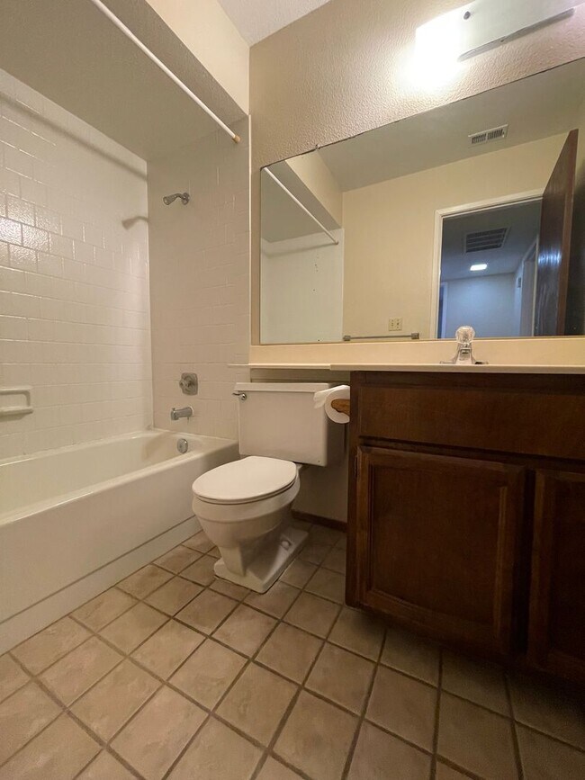 Building Photo - 6900 Trovita Way