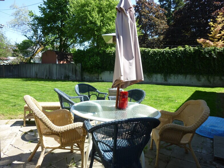 Building Photo - 825 E 35th Ave