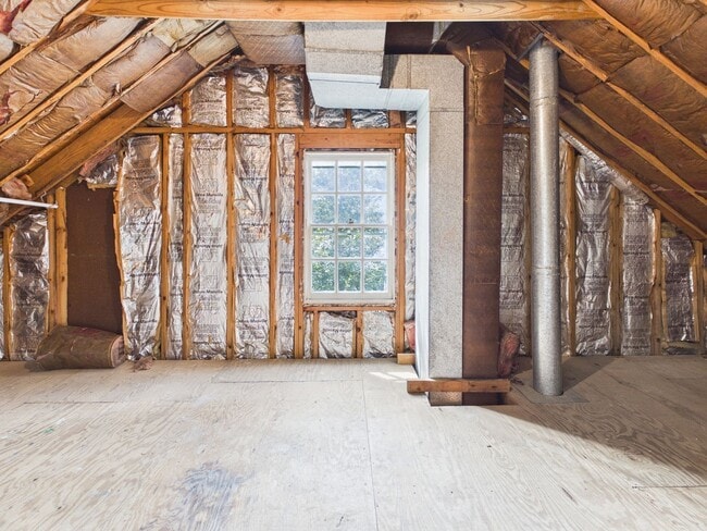 Building Photo - 1602 Harborough Rd