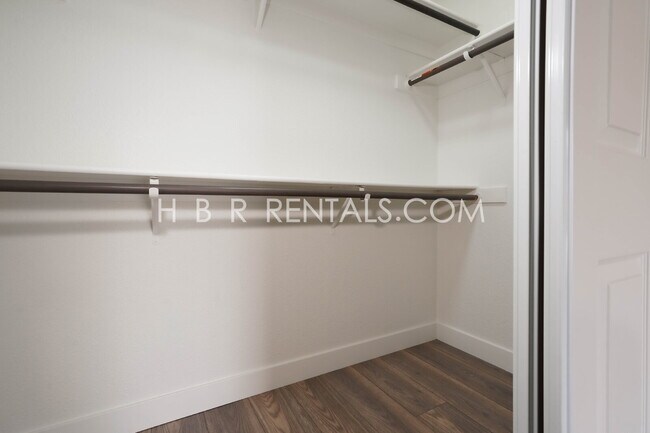 Building Photo - Single Story 3 bedroom home *SOLAR* *POOL*...
