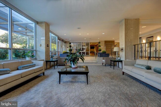 Building Photo - 1900 Lyttonsville Rd