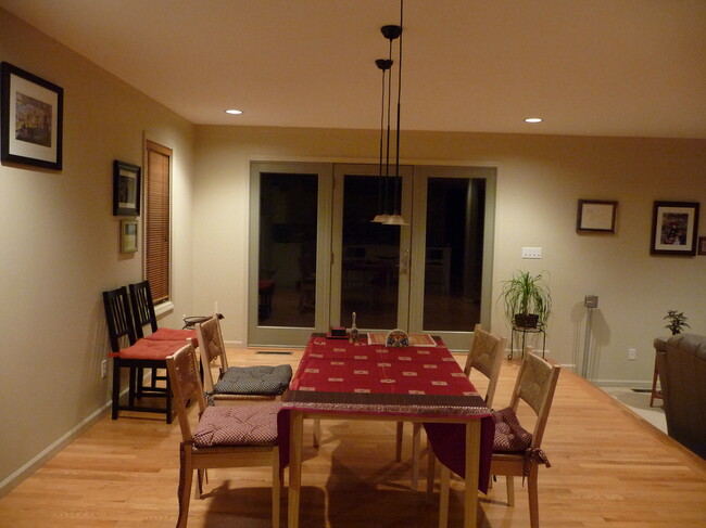 Building Photo - 2704 Cherry Hills Dr