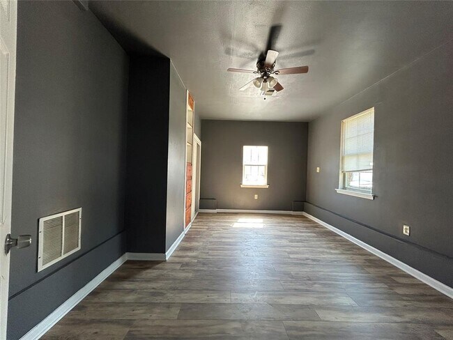 Building Photo - 6905 NW 60th St