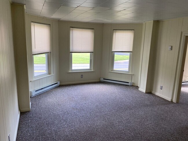 Building Photo - 632 W Orange St