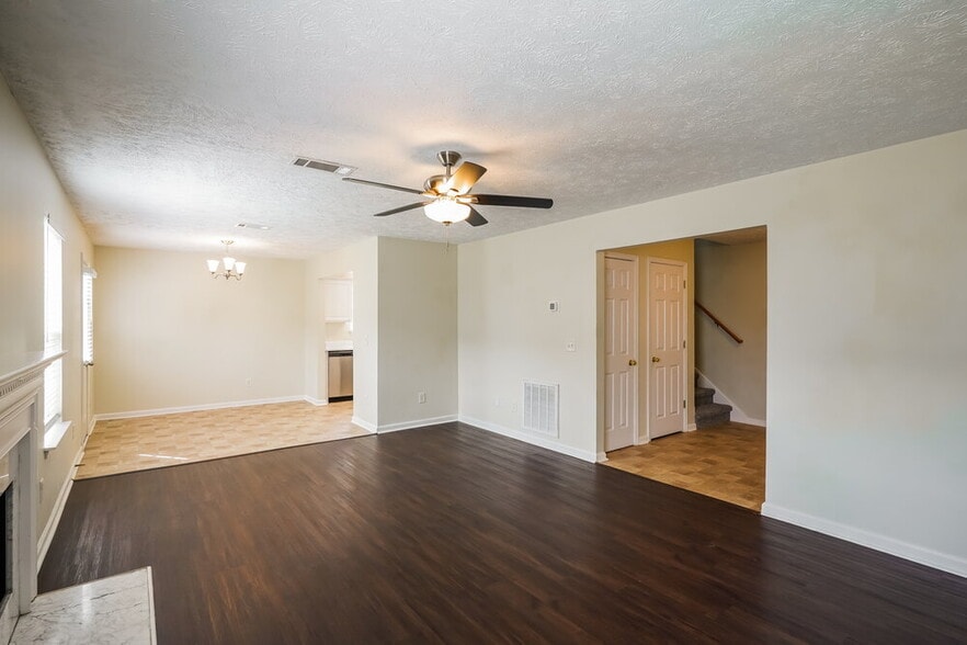 Building Photo - 305 Indian Park Dr