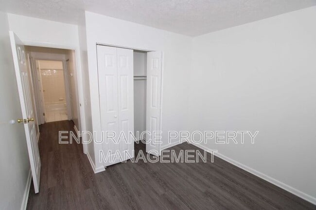 Building Photo - 2511 Lincoln Ave