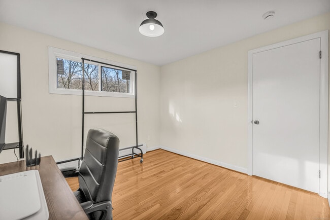 Building Photo - 149 Lakeside Blvd E