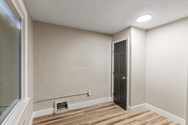 Building Photo - 8212 Toddy Ave