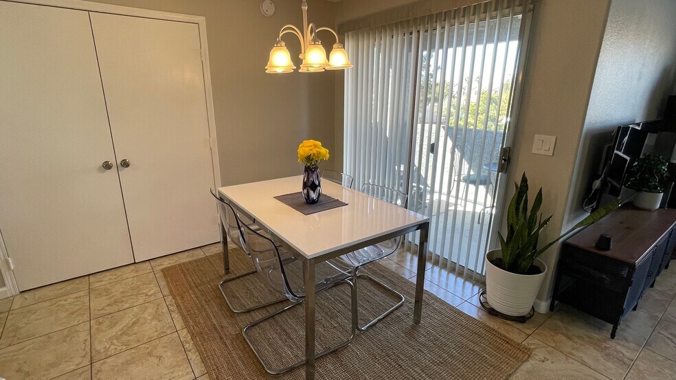 Dining Room - 555 E Silverado Ranch Blvd