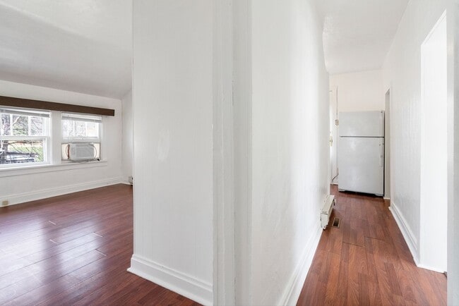 Building Photo - 1918 Olive St