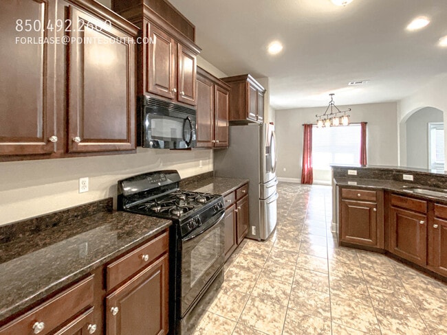 Building Photo - 609 Royal Troon Cir