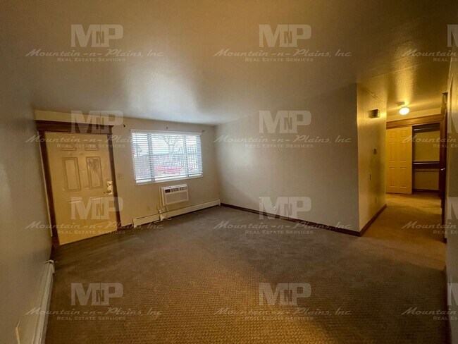 Building Photo - 1628 Azalea Dr