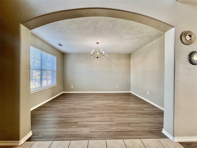 Building Photo - 10630 Acacia Forest tr