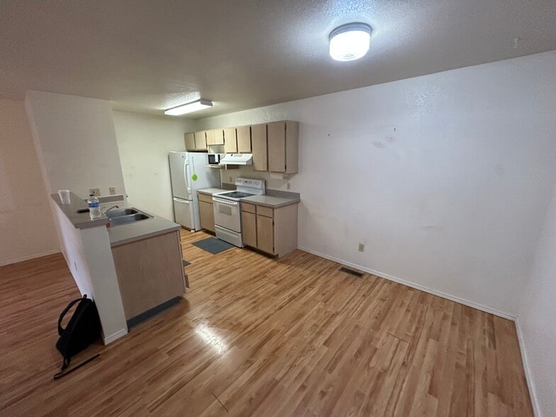 Building Photo - 1461 Northwood Dr