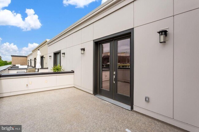 Building Photo - 203 Montgomery St