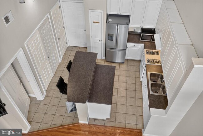 Building Photo - 501 Hungerford Dr