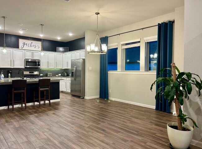 Building Photo - 322 Fanpalm Ct