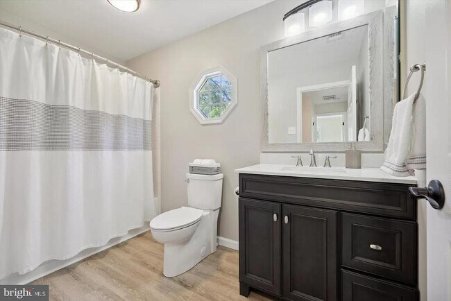 Building Photo - 701 Kilduff Ct