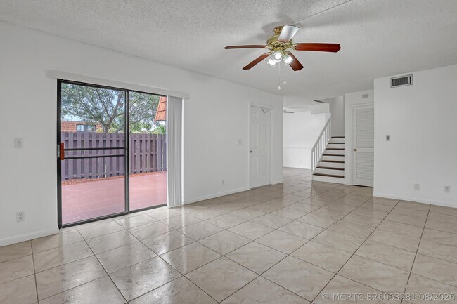 Building Photo - 6335 Red Pine Ln