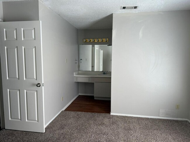 Building Photo - 12812 Tomanet Trail