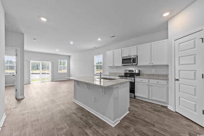 Building Photo - 136 Talladega Dr