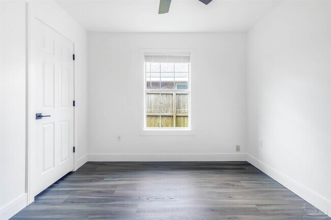 Building Photo - 3057 Illinois Pl