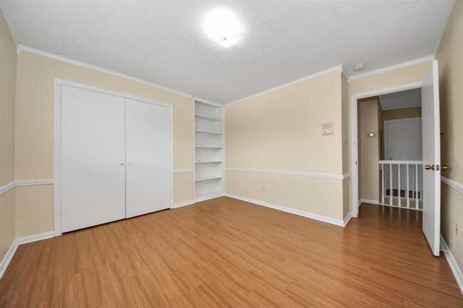 Building Photo - 11411 Briar Forest Dr