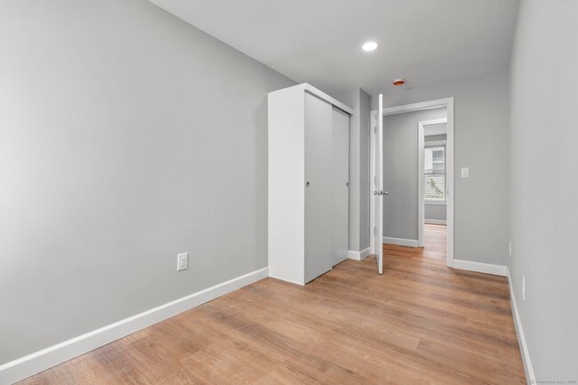 Building Photo - 389 Highland Ave