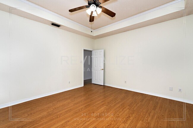 Building Photo - Daphne 3BR/2BA + Bonus Den – Spacious, Stylish & Full of Charm!